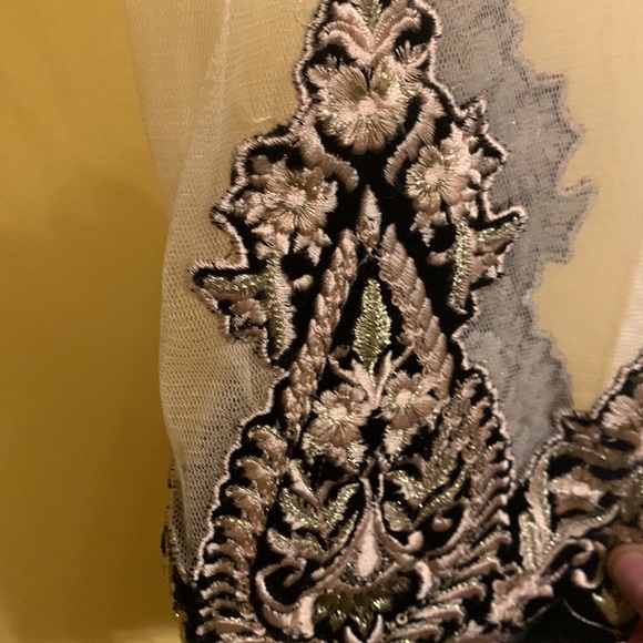 Threads & Motifs Embroidered net Anarkali - Picture 3 of 4